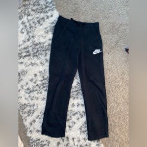 Black Nike Sweats size L in boys